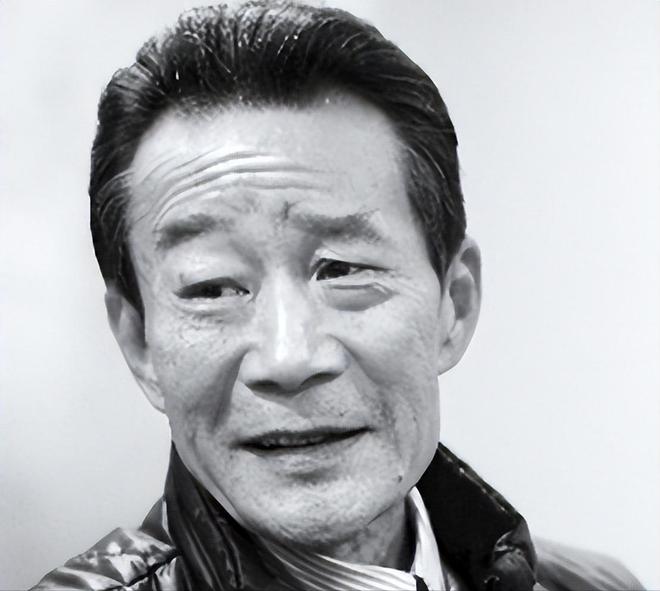 健手写悼词原来长达25年他也一直在抗癌C