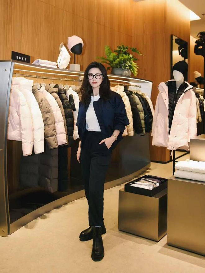 ENDI唐嫣檀健次的衣橱即将大上新!CQ9电子游戏平台玛利亚阿姨加盟F(图9) ENDI唐嫣檀健次的衣橱即将大上新!CQ9电子游戏平台玛利亚阿姨加盟F(图9)