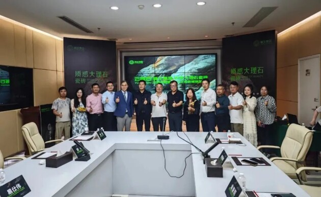 理石瓷砖全新升级 潭洲展震撼亮相！CQ9电子狮王陶瓷 云脉石-质感大(图7)
